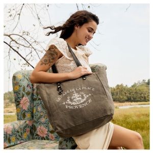 Myra Brontide Tote